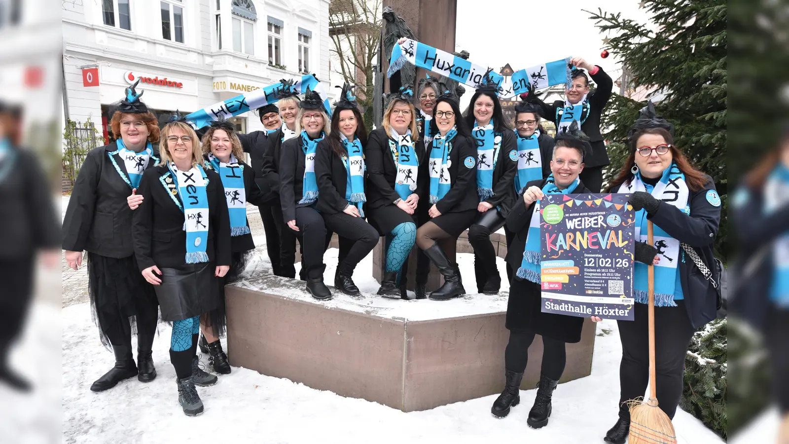Geballte Frauenpower“ an Weiberkarneval mit den Huxaria-Hexen. (Foto: Thomas Kube)