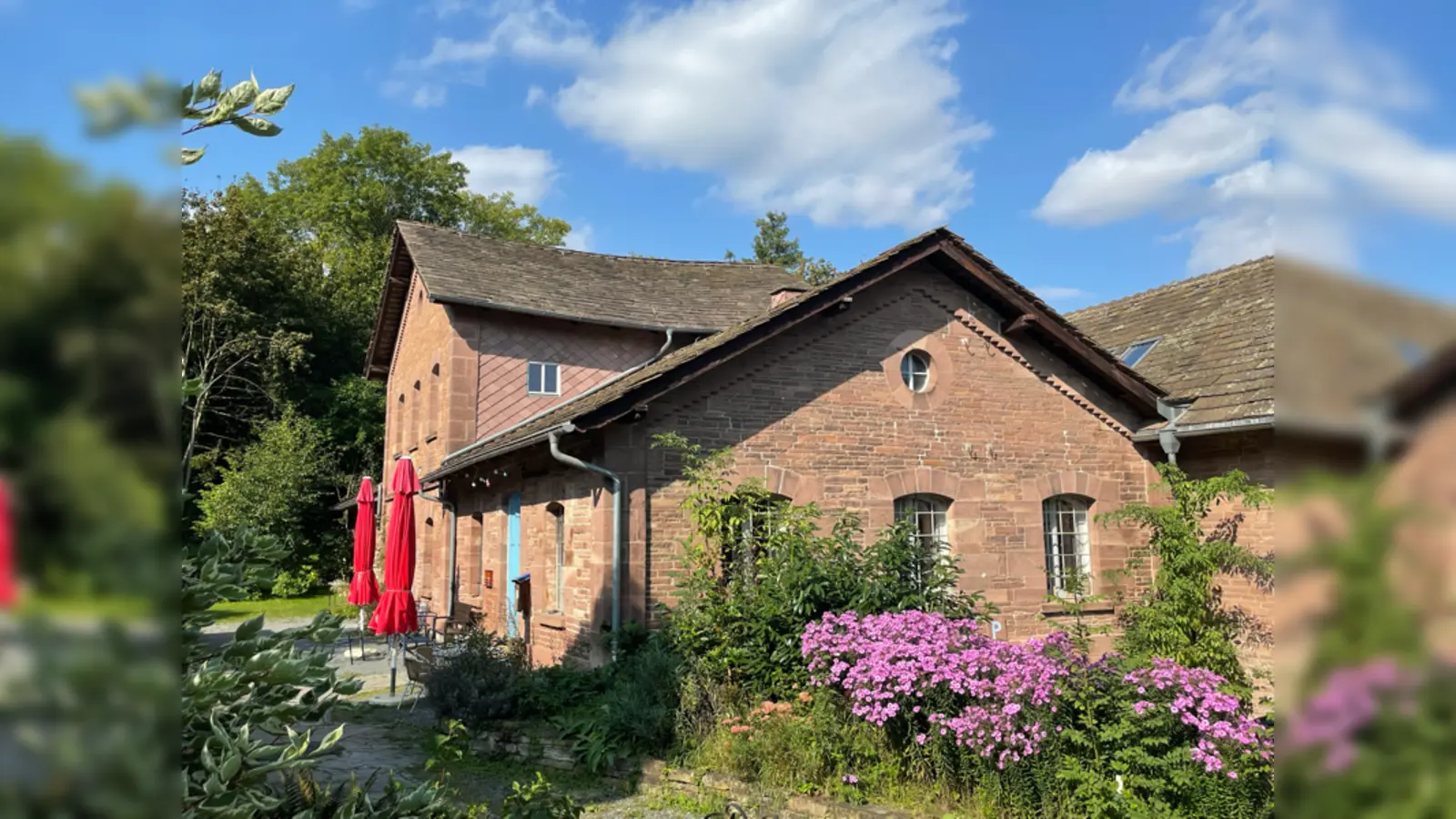 Literarisches Kaffeehaus-Flair beim Mühlen-Lesecafé. (Foto: Kaleidoskop e.V.)