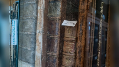 Buchschätze aus der Bibliothek  (Foto: Schloss Bevern)