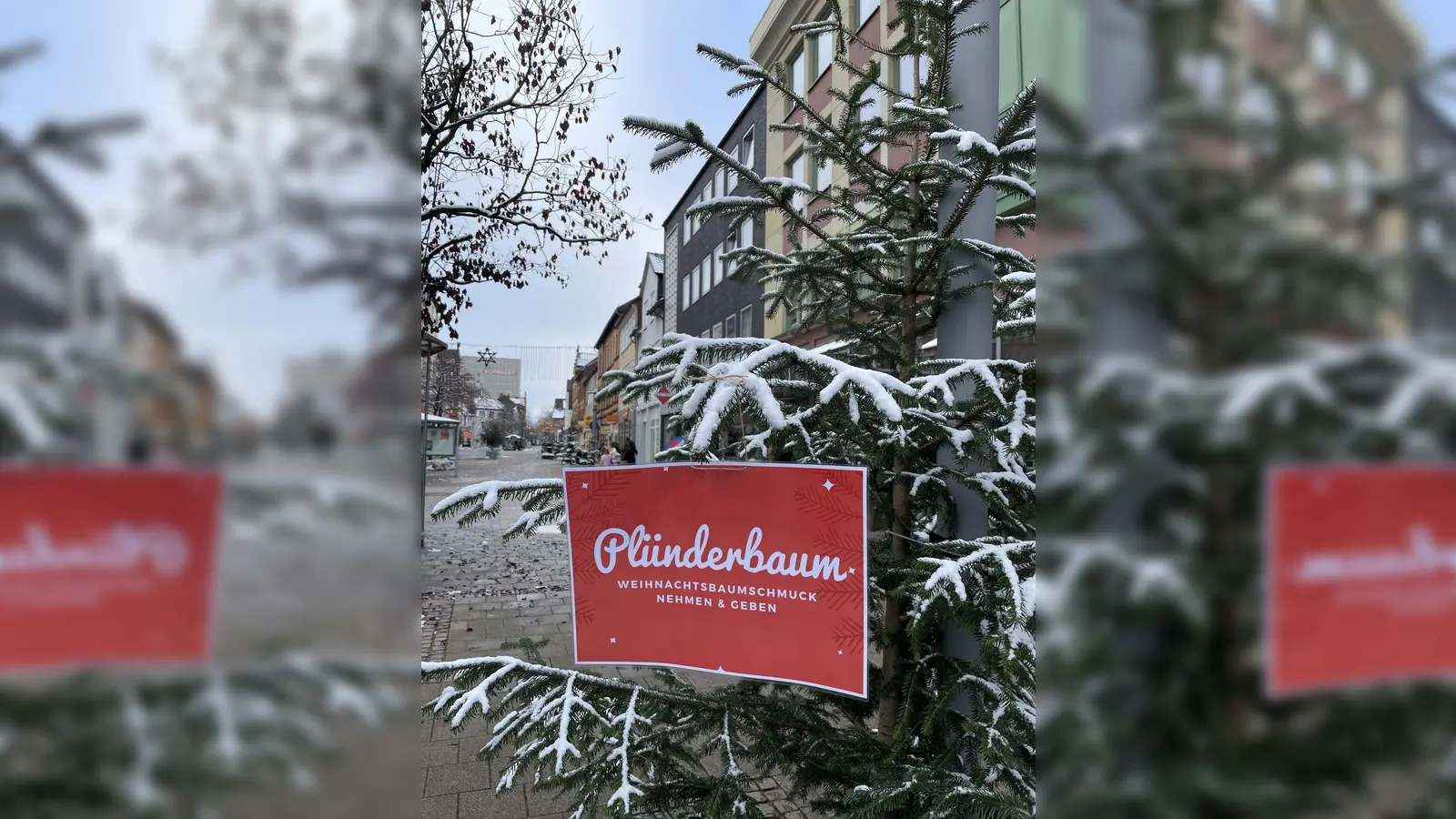 An den Plünderbäumen in der Oberen Straße darf man seine ungewollten Schmuckschätzchen deponieren und die leere Truhe gleich wieder auffüllen. (Foto: Stadtmarketing Holzminden)