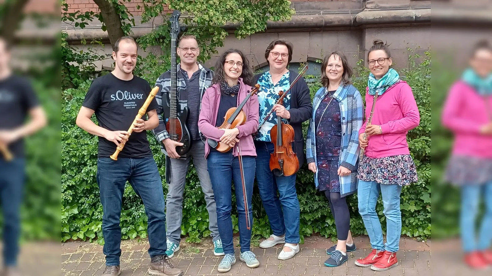 Freuen sich auf das bevorstehende Lehrerkonzert: Julian Schmitz, Andreas Piper, Anina Dohrmann, Klaudia Knapp, Larissa Andrejewski und Kristina Mengersen (v. l.) (Foto: Musikschule Höxter / Stadt Höxter)
