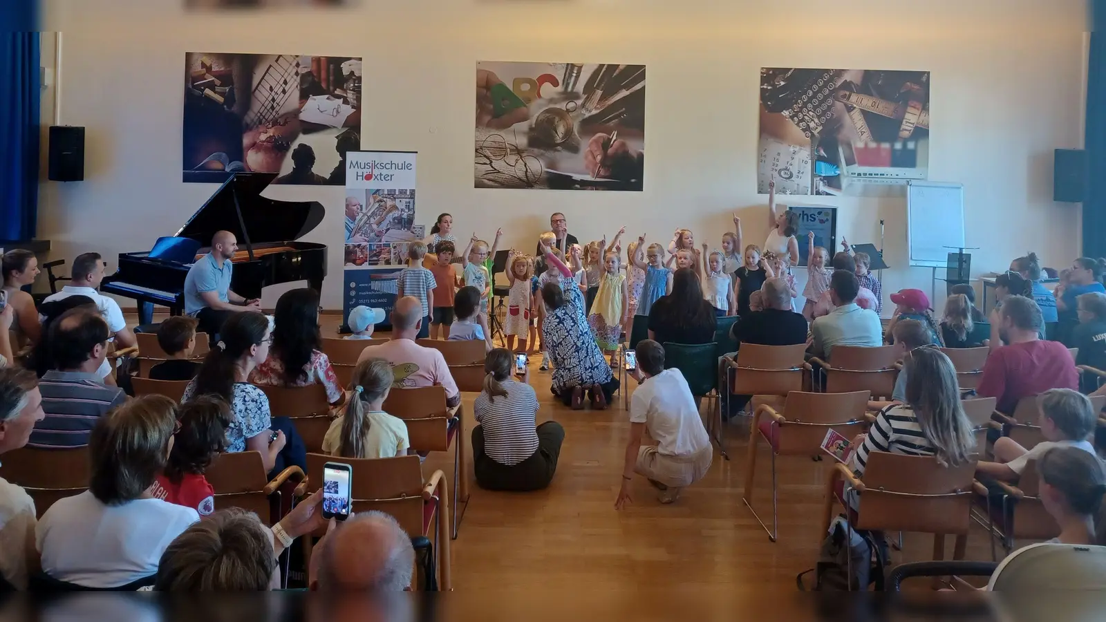 Die MFE-Kinder begeisterten mit ihrem Auftritt das Publikum. (Foto: Musikschule/Stadt Höxter)