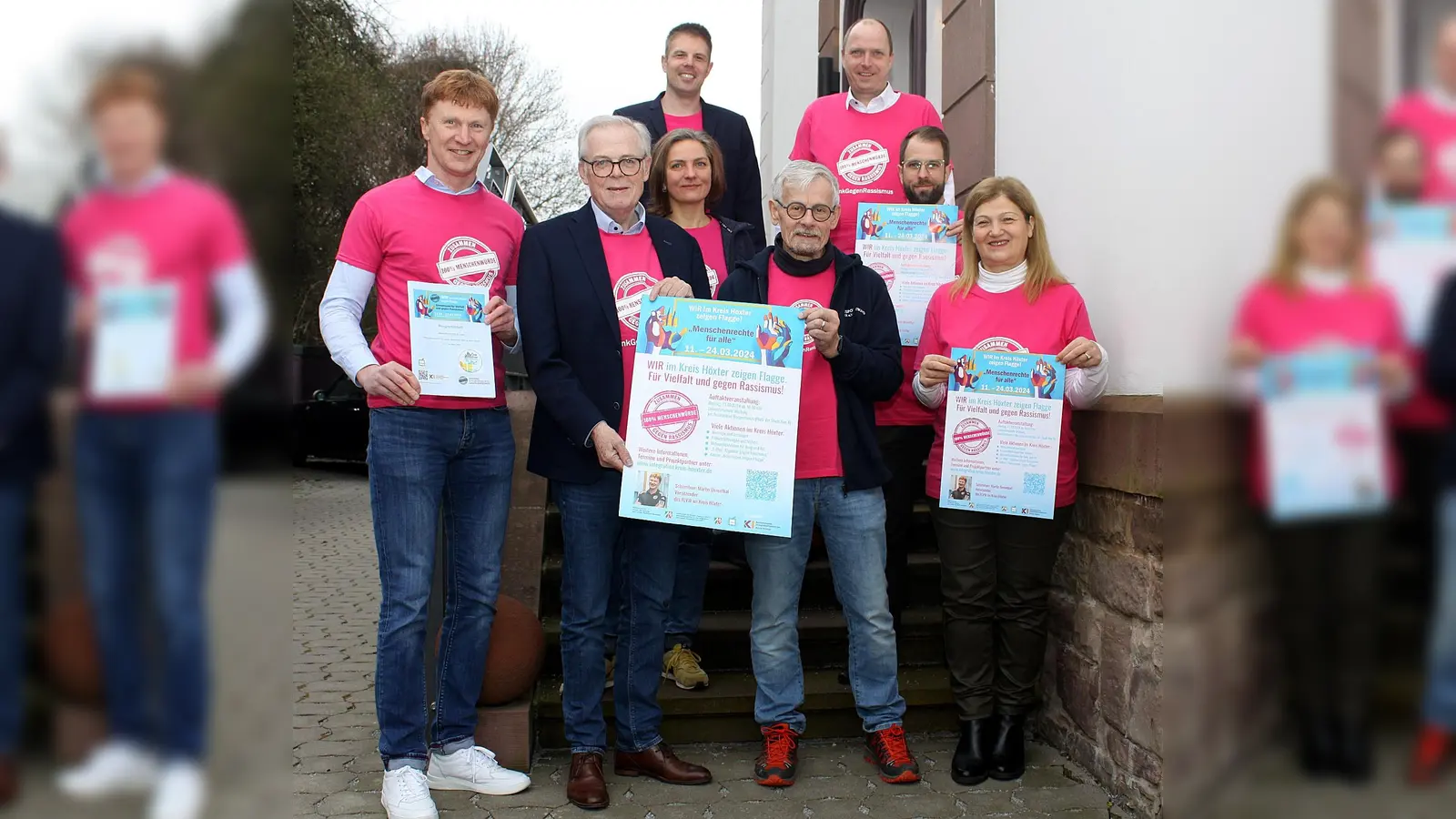 V.l.: Martin Derenthal (Vorsitzender FLVW Kreis Höxter), Klaus Schumacher (Kreisdirektor), Agnieszka Weisser, Alan Monetha (beide Kommunales Integrationszentrum), Reiner Stuhldreyer (Vorsitzender Kreissportbund Höxter e.V.), Stefan Vogt (Volksbank Höxter), Nils Dorn (Sparkasse Höxter), Filiz Elüstü (Kommunales Integrationszentrum), Es fehlt Thomas Albers (Vereinigte Volksbank). (Foto: Kreis Höxter)