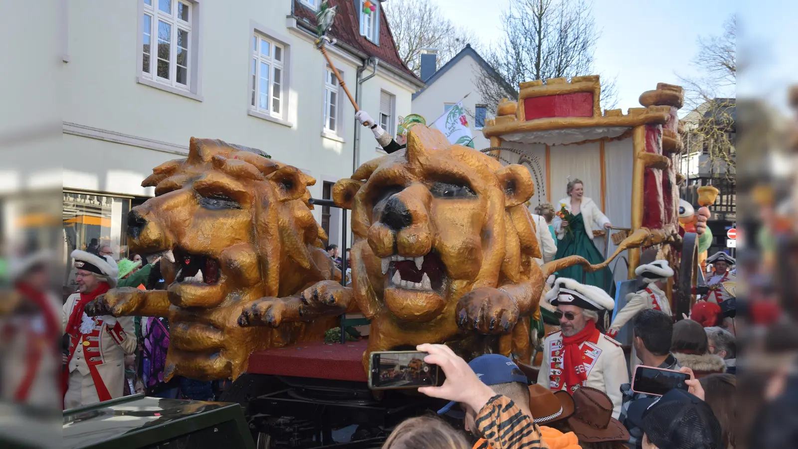 Auf Steinheims Straßen gings mal wieder besonders lustig zu. (Foto: Marc Otto)