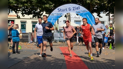Mit Kati Wilhelm war der Promi-Lauf des 6. Citybiathlon Holzminden hochkarätig besetzt. (Foto: Stadtmarketing Holzminden GmbH)