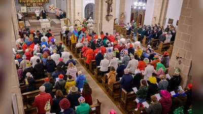 Zum siebten Mal feierten die Steinheimer Narren einen bunten Karnevalsgottesdienst in der St. Marien-Kirche (Foto: StKG)