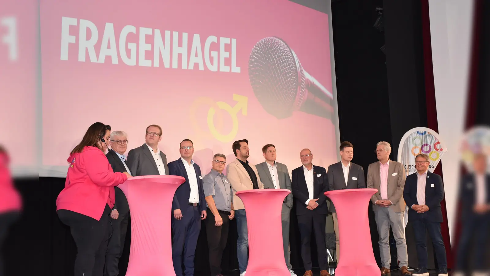 Dem Fragenhagel durch Nadine Nolte stellten sich Bürgermeister und ihre Vertreter (Foto: Barbara Siebrecht)