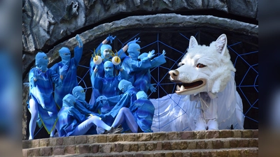 Monster Ygramul hat den Glücksdrachen Fuchur in ihrem Netz gefangen. (Foto: Marc Otto)