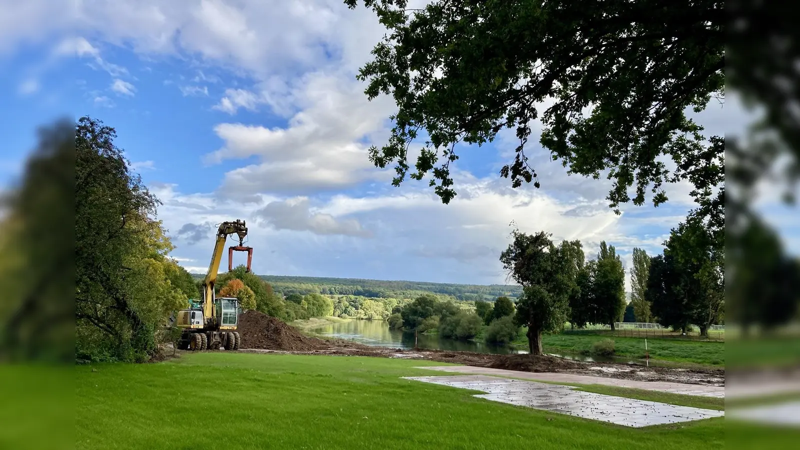Die Weserscholle bietet einen neuen Ausblick auf die Weser und in den Solling. (Foto: LGS Höxter 2023/Schöning)