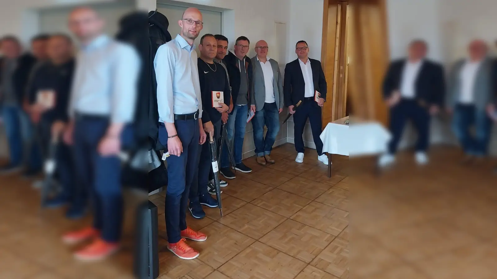 Die Jubilare des Vereins, 25 Jahre im Verein und der Vorstand (v.l.): Matthias Dempewulf, Vorstand, Sergej Erlenbach, 25 Jahre im Verein, Igor Friesen, 25 Jahre im Verein, Georg Vogt, 25 Jahre im Verein, Dimitri Warkentin, Vorstand, Dimitri Dück, Vorstand und25 Jahre im Verein. (Foto: privat)