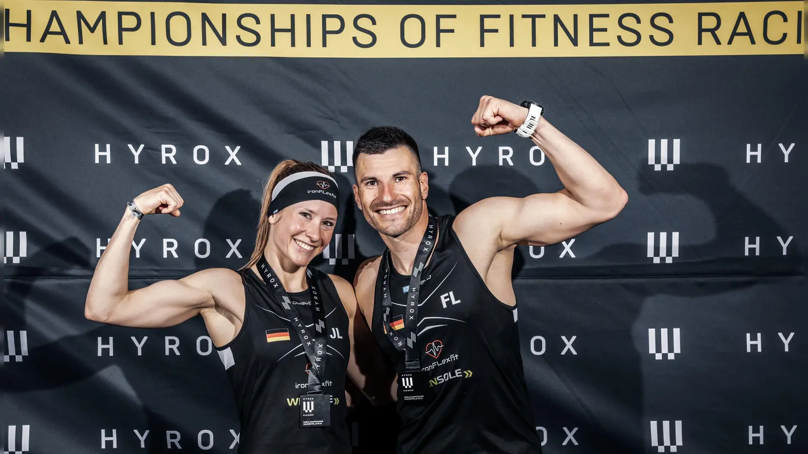 Strahlende Sieger: Florian Lippenmeyer gewann mit seiner Frau Jacqueline den WM-Titel im Mixed Doubles. (Foto: Sportograf.com)