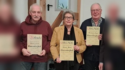 Zu Ehrenmitgliedern des MTV Dwerental wurdem (v.l.) Ulrich Laula, Ulrike Zbick und Hartmut Loges ernannt, (Foto: MTV Derental / privat)