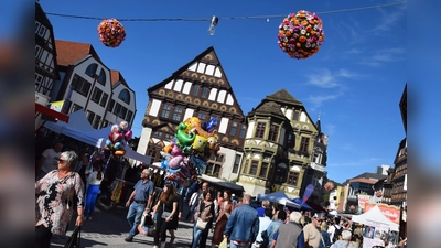 Der Huxori-Markt ist zurück: Zahlreiche Besucher schauten vorbei. (Foto: Marc Otto)