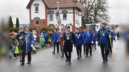 Der bunte KInderumzug trotzte dem grauen Wetter.  (Foto: Barbara Siebrecht)
