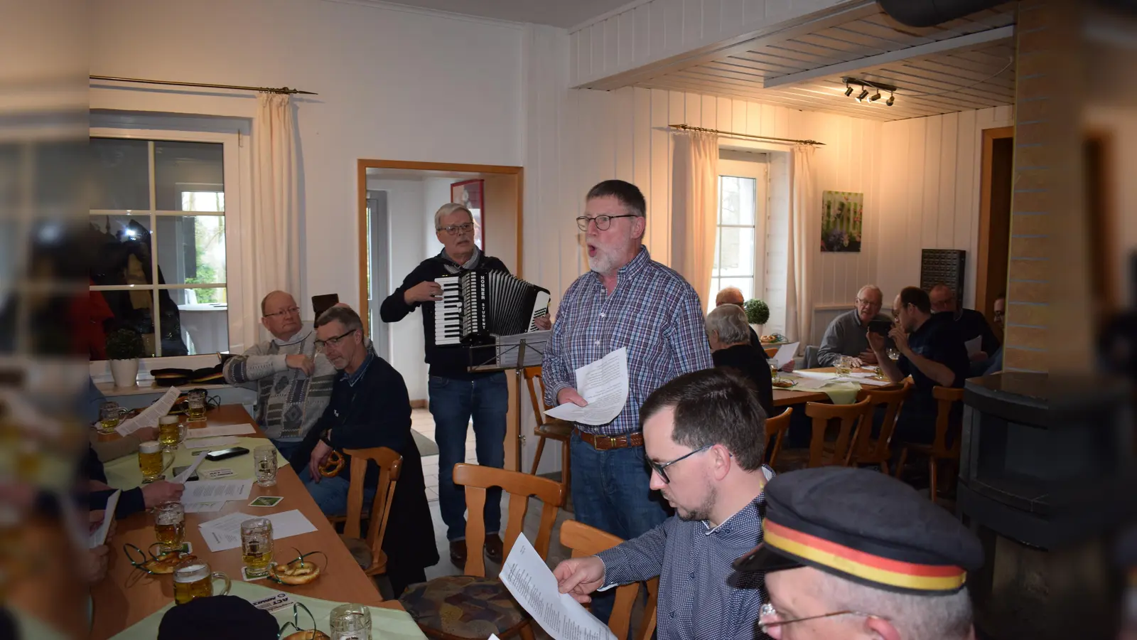 Jürgen Kleine und Karl-Heinz Bickmeier sorgten für Stimmung. (Foto: Anne Gauding)