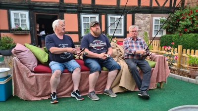 Aus dem Männerwochenende Deluxe wird leider nichts, doch das wissen die drei Herren noch nicht. (Foto: privat)