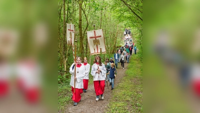 Frühjahrsprozession zur Klus Eddessen. (Foto: Christian Riefling)
