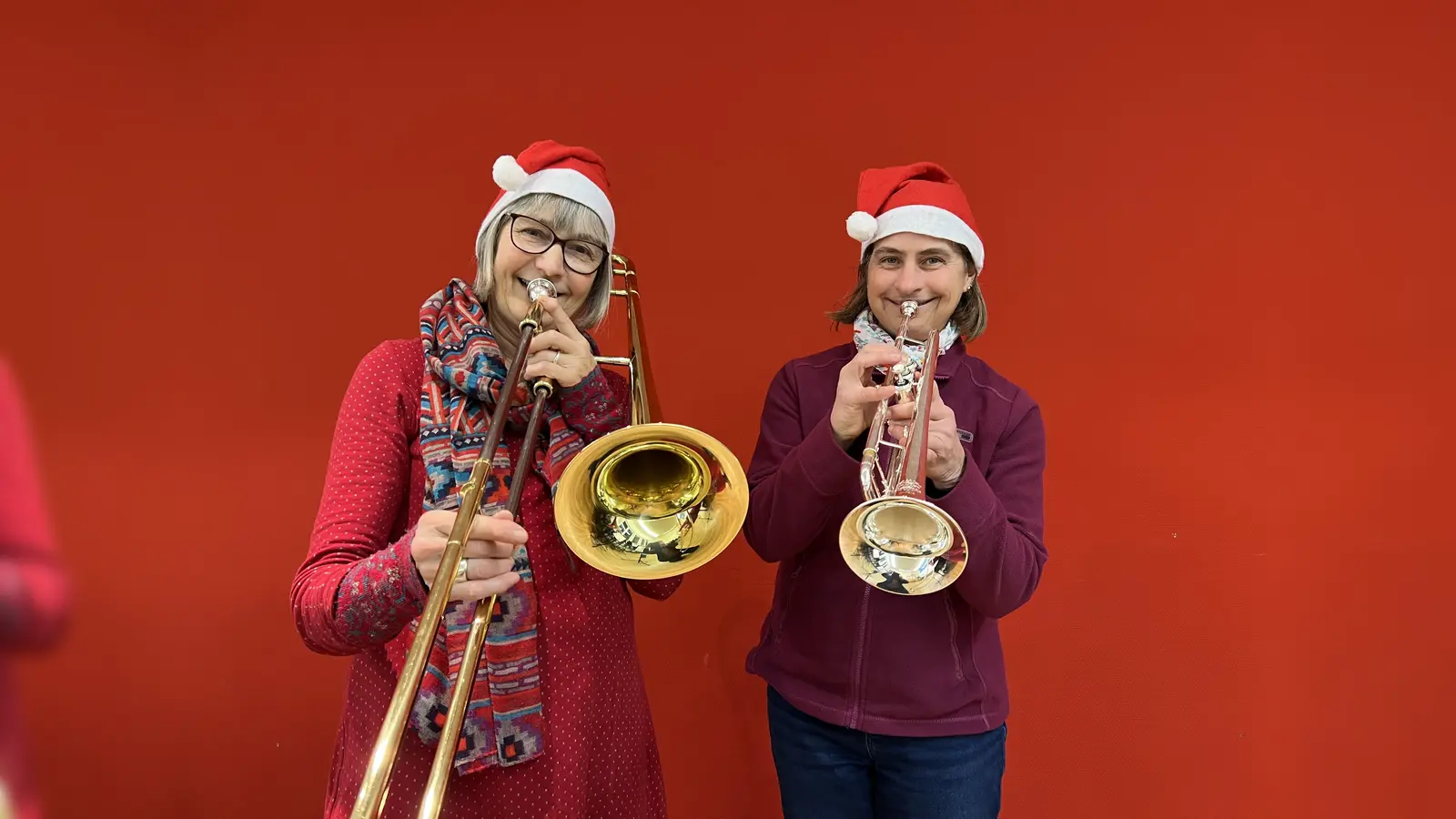 Christiane Riepe und Kathy Freiboth sind bei der dritten Auflage des musikalisch-digitalen Adventskalenders der Musikschule Hofgeismar wieder dabei.<br><br> (Foto: Musikschule Hofgeismar)