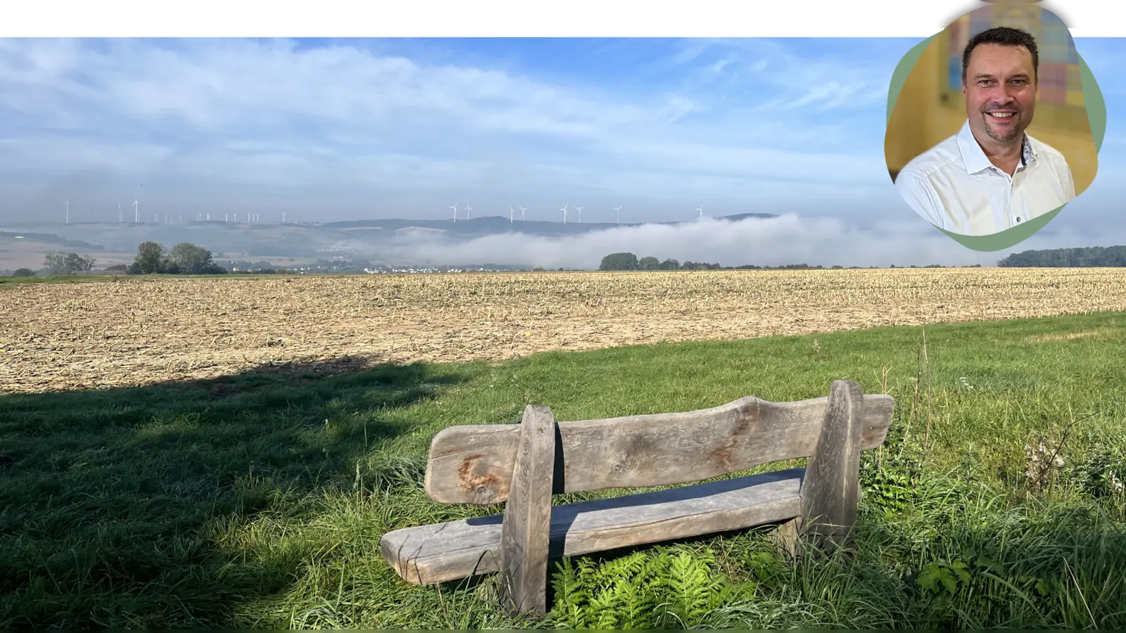 Eine Bank mit bester Aussicht auf Hümme und darüber hinaus. (Foto: Sürder/Stadt Hofgeismar)