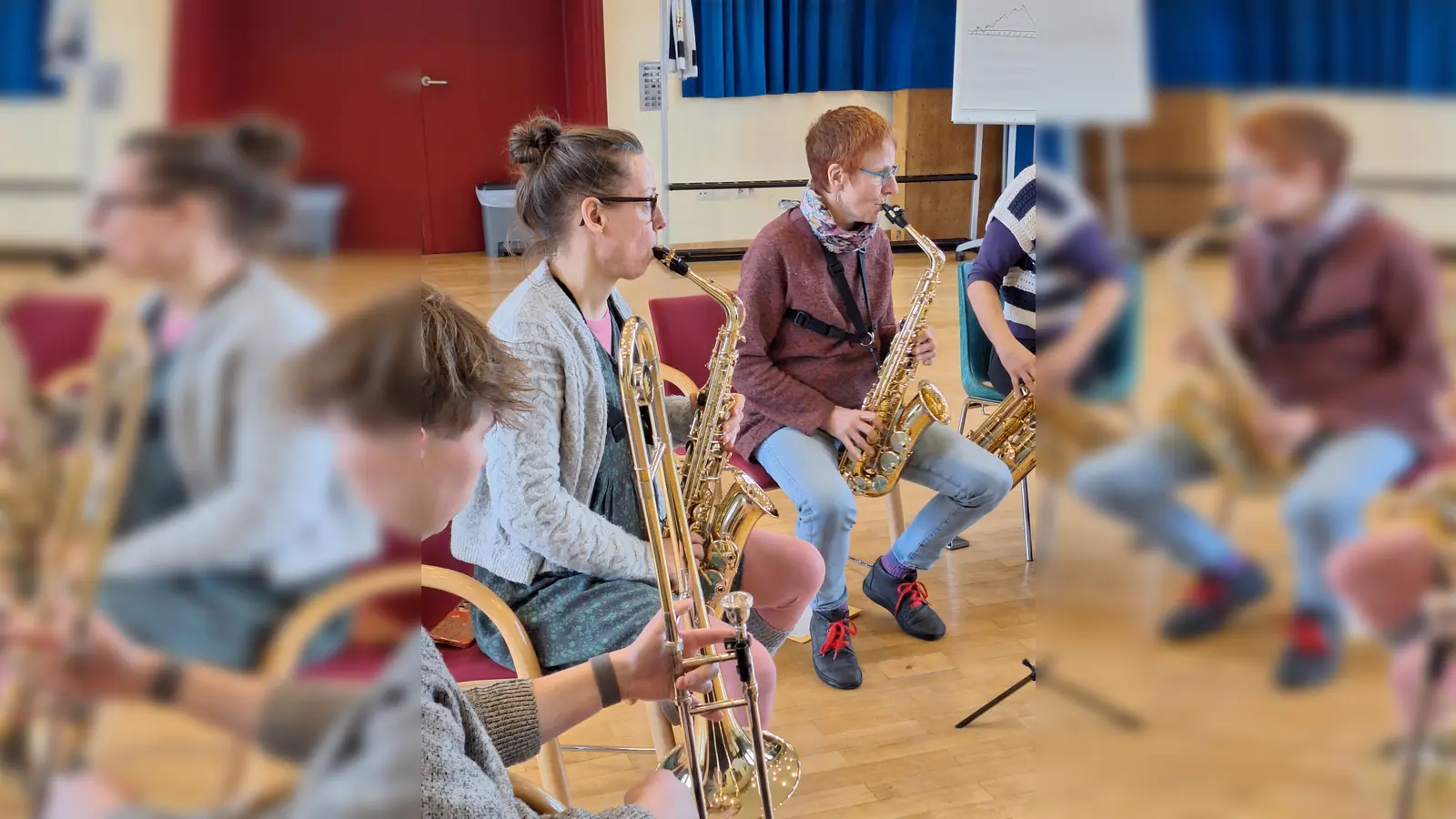 Konzentrierte Arbeit und Spaß am gemeinsamen Erkunden prägten den Improvisationsworkshop der Musikschule. (Foto: Stadt Höxter / Musikschule Höxter)