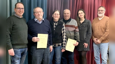 Vorstandsmitglieder und Geehrte (v.l.): Vorsitzender Thorsten Guse, Josef Markus, Kassiererin Andrea<br>Röhrscheid, Karl Schulz, stellvertretende Vorsitzende Andrea Peters, Schriftführer Alois Benning. (Foto: Concordia Bellersen / privat)