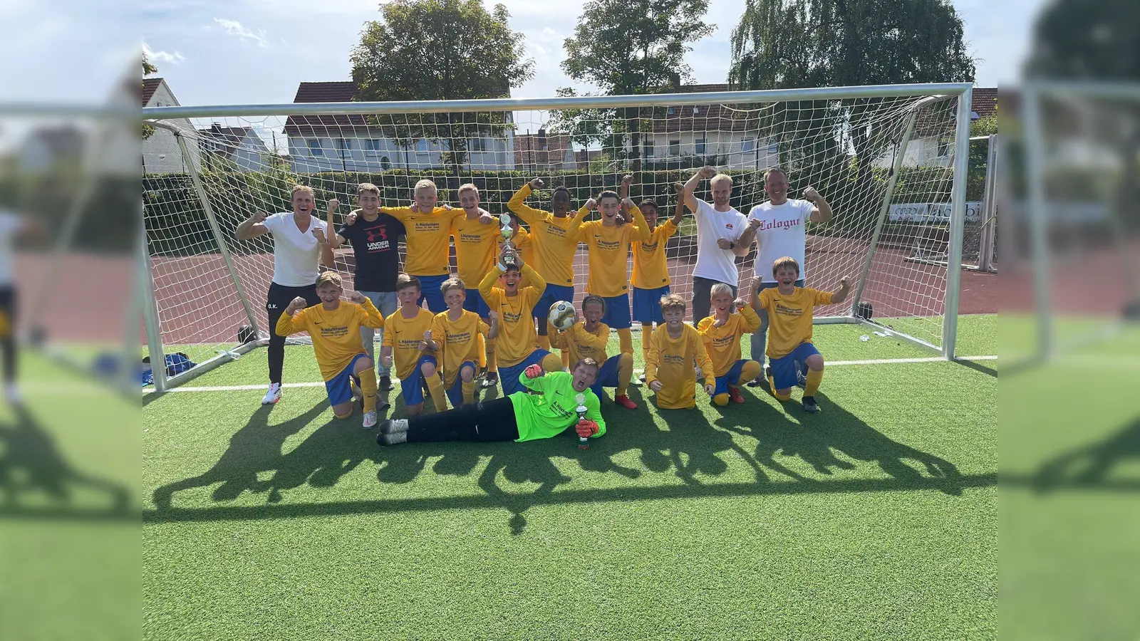 Die Schüler der Jahrgänge 2009 bis 2011 spielten im ersten Spiel gegen das Gymnasium St.Xaver Bad Driburg. (Foto: Sekundarschule)