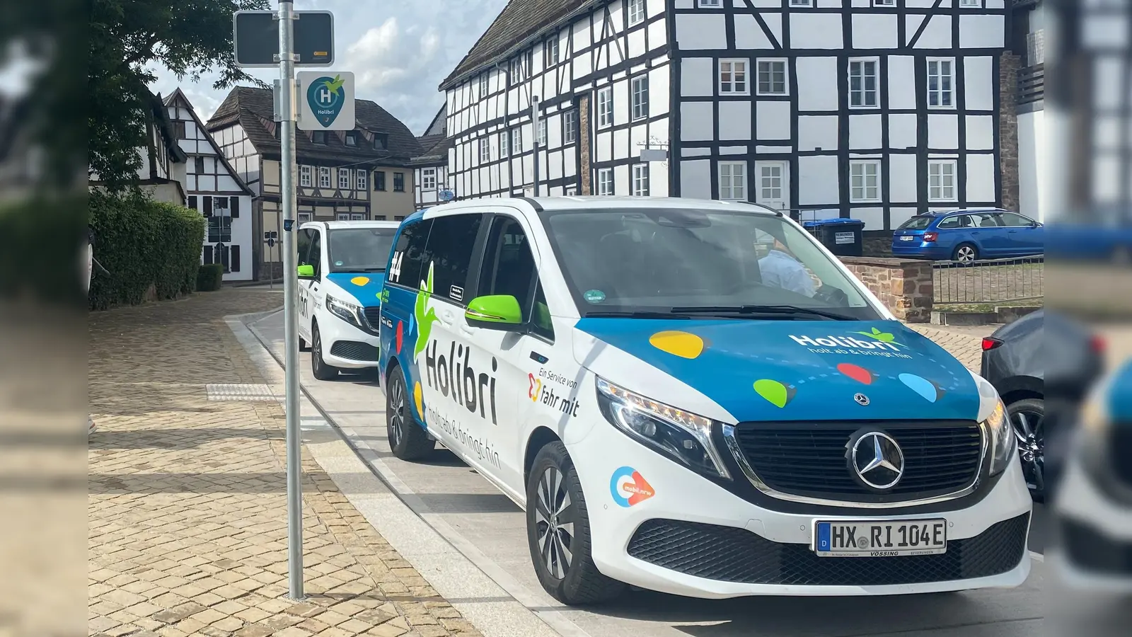 Holibri Fahrzeug am Haltepunkt Höxteraner Rathaus. (Foto: nph)
