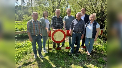 V.l.: Werner Dürdoth, Theresa Vandiken Stadt Borgentreich Tourismus, Heinz Berendes, Josef Schauf, Ferdi Conze, Nicolas Aisch und Marianne Hoppe. Es fehlen auf dem Bild Udo Henke, Thomas Tewes, Ortsheimatpfleger Wilfried Riepe, Dieter Rengel und Norbert Fögen. (Foto: privat)