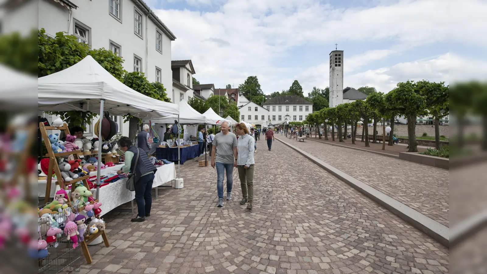 Auf dem Hafenfest lässt es sich gut bummeln und stöbern. (Foto: Bad Karlshafen GmbH)