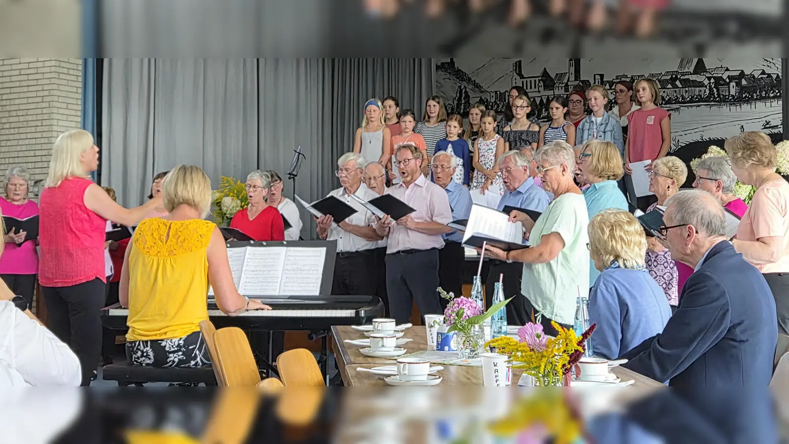 Der Volkschor mit dem Jugend- und Kinderchor. (Foto: Volkschor)