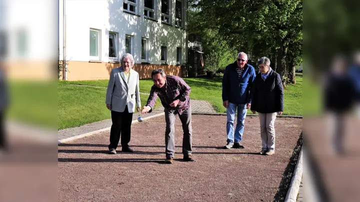 Bocciaspielen in Silberborn. (Foto: Foto: "Silberborn aktiv")
