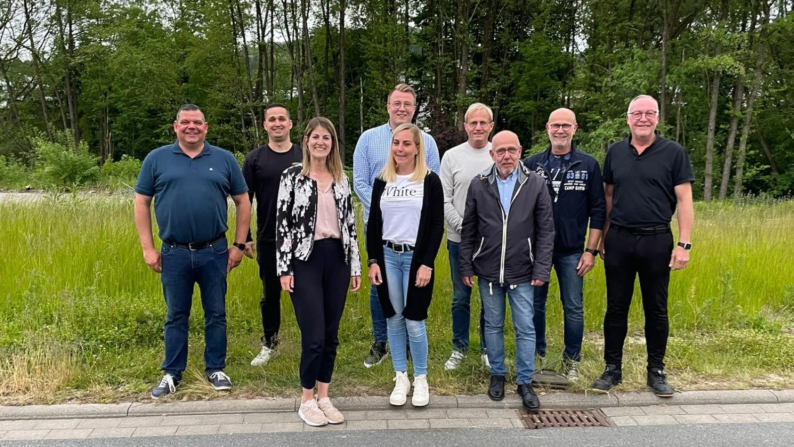 Der neue Vorstand (v.l.): Uwe Rohde (Präsident), Tobias Sinn (Beisitzer), Helena Markus (Schriftführerin), Maximilian Reineke (Schatzmeister), Katharina Wetter (stellv. Schriftführerin), Ludger Schäl (Beisitzer), Michael Schmitz (Beisitzer), Olaf Schröbler (Vizepräsident), Achim Surmann (Sitzungspräsident). Es fehlt Philipp Frahmke (stellv. Schatzmeister). (Foto: privat)