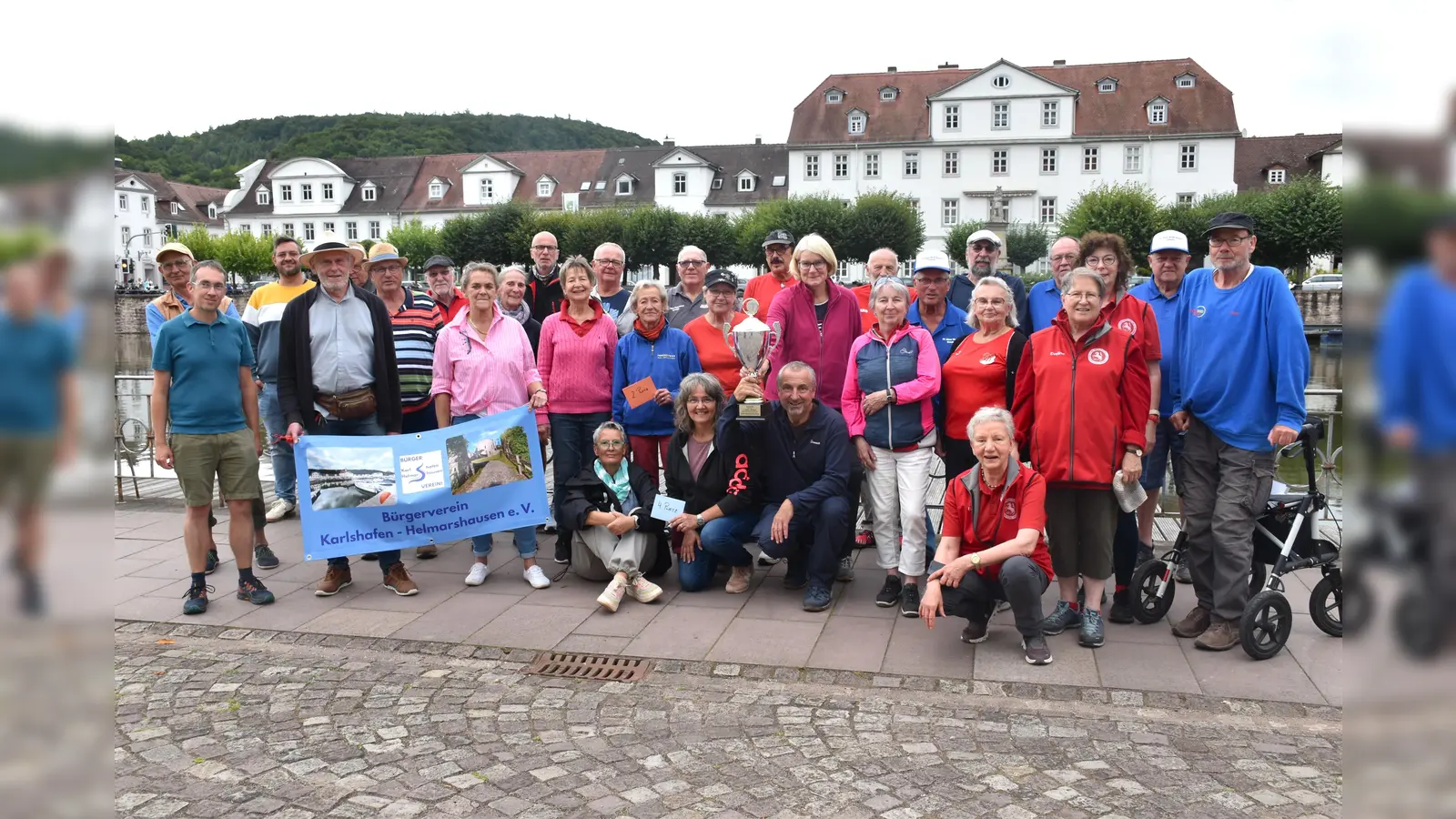 Die Teilnehmenden der Boule-Stadtmeisterschaft 2025 mit Bürgermeister Markus Dittrich  (Foto: Barbara Siebrecht)