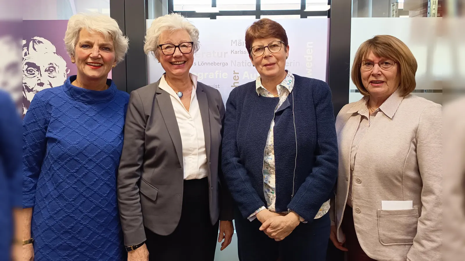 Leiten die Geschicke des International Women’s Club Weserbergland (v.l.): Annette Pokorny (Kassenprüferin), Elke Briese (Präsidentin), Liz Chittka (stellv. Präsidentin und Schriftführung) sowie Renate Nott (Schatzmeisterin). (Foto: IWC Weserbergland / privat)