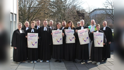 Die beteiligten Liturginnen und Liturgen laden Paare aus dem gesamten Kirchenkreis Paderborn ein, sich vor Gott das Ja-Wort zu geben oder ihre Beziehung segnen zu lassen. (Foto: EKP/Oliver Claes)