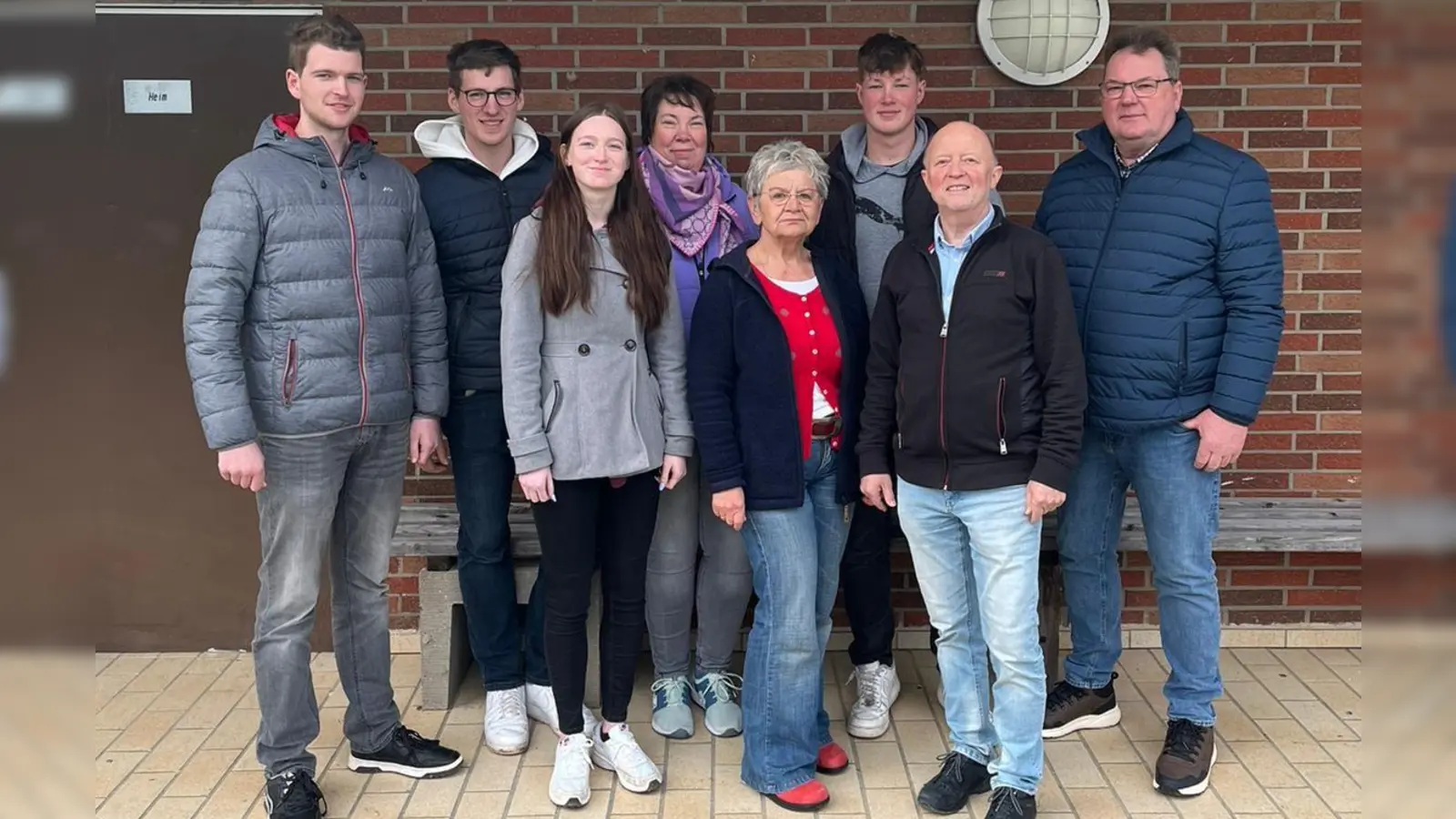 (v.l.) Noel Erkeling, Jens Wolff, Jana Griebelbauer, Silke Wolff, Kordula Reinhard, Hendrik Wolff, Josef Struk, Hubertus Wolff. (Foto: privat)