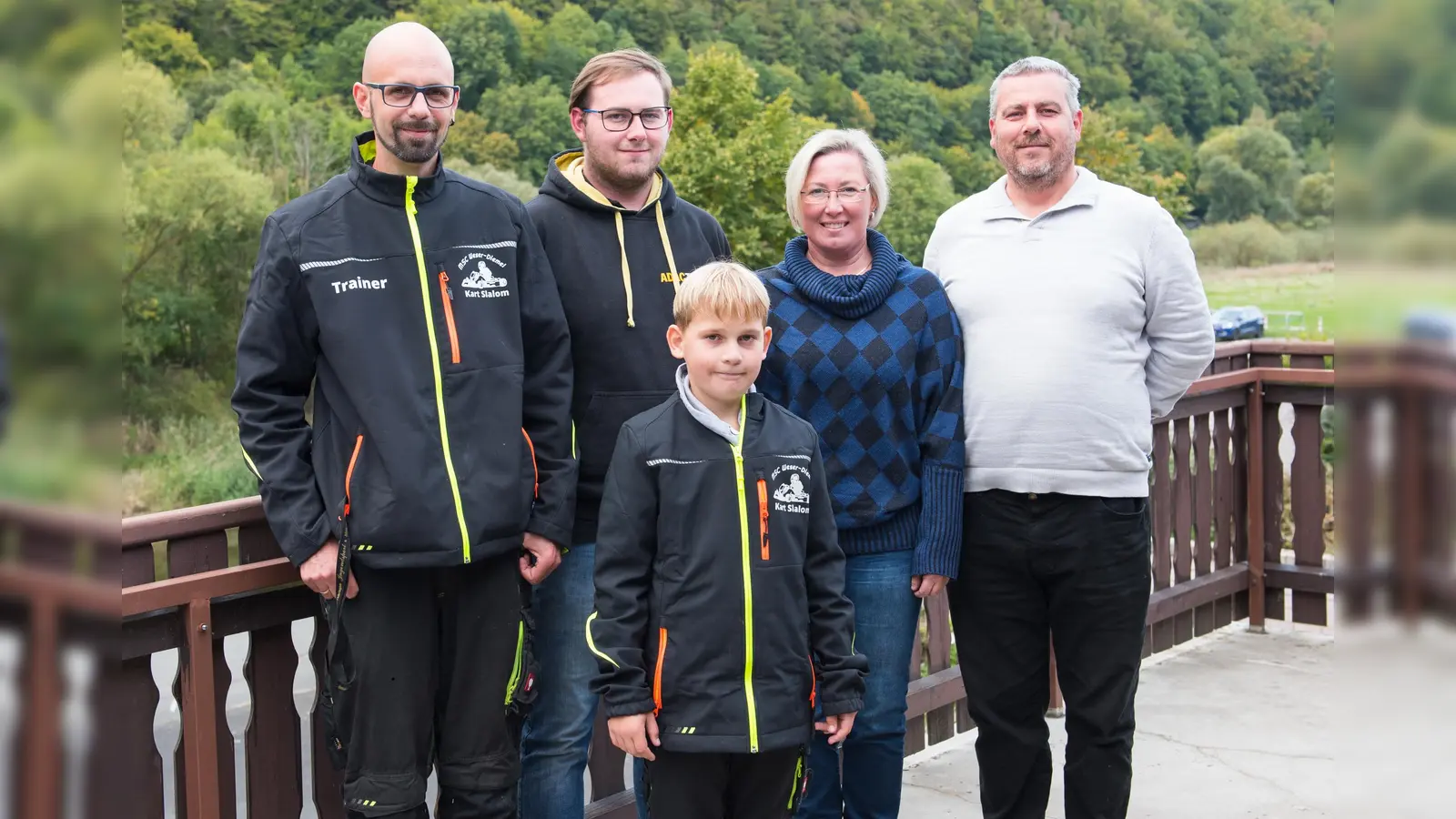 Erfolgreiches MSC-Team – Jugendleiter Denis Schlüter, Elian Schlüter, Jonas Budzinski, Michaela Heere (stellv. Vorsitzende) und Sportleiter Markus Budzinski. (Foto: Markus Loeschner)
