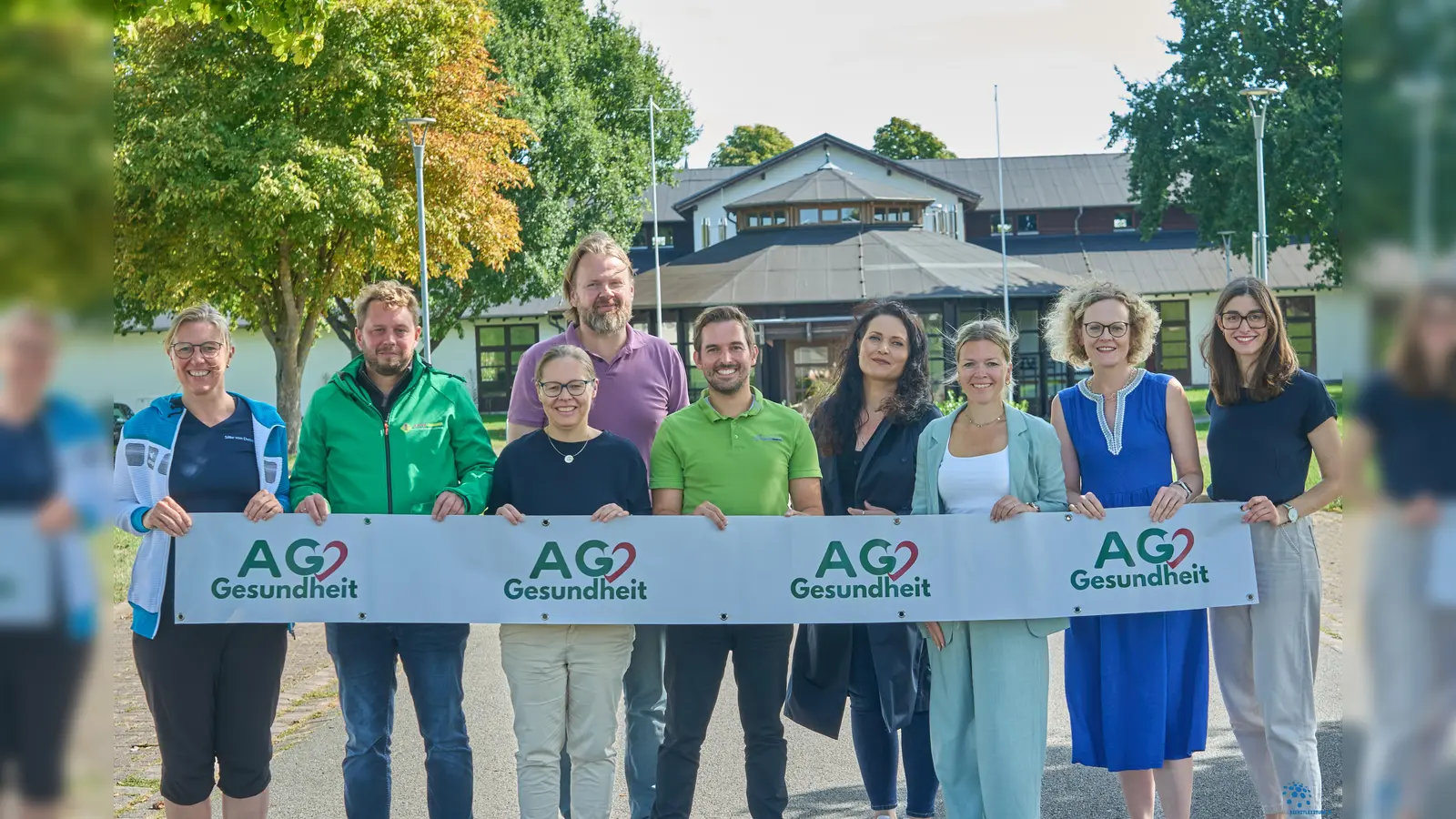 Sind wieder mit einem gemeinsamen Gesundheitsbereich bei der Gewerbeausstellung anläßlich der Oktoberwoche dabei: Die Mitglieder der AG Gesundheit (v.l.) Silke von Detten, Marc Ludwig, Dorothee Erbach-Niemann, Renee Seidel, Lars Scholand, Laureta Cabra, Vanessa Beile, Daniela Dahlmann und Selina Knipping. (Foto: Stefan Bönning)