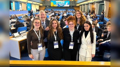 V.l.: Hannah Meffert, Oliver Braß, Lea-Marie Sonntag, Alina Dick, Jana Fritzemeier und Malina Mitrovica. (Foto: privat)