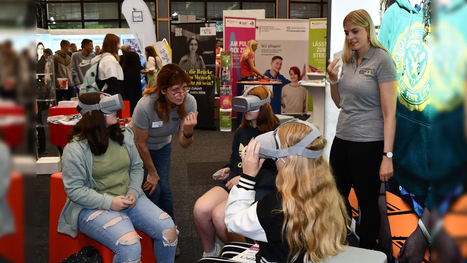 Der Stand der Agentur für Arbeit. (Foto: Kreishandwerkerschaft Höxter-Warburg)