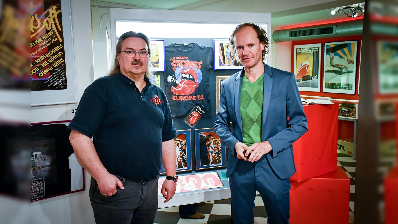 Olaf Böhme (links) zusammen mit dem Comedian Olaf Schubert im Stones Pavillon in Bautzen. (Foto: privat)