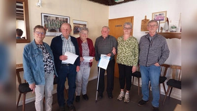 V.l.: 1. Vorsitzende Hildegard Dierkes, Walter Kunst, Waltraud Thoene, Georg Dierkes, stellvertretende Vorsitzende Elvira Niemeier und Kassierer Gerhard Konze. (Foto: privat)