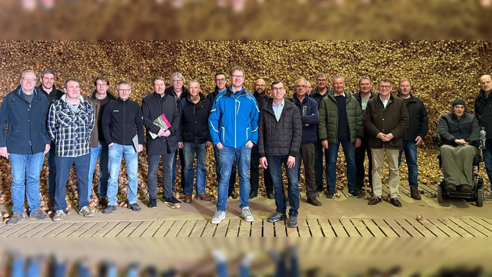 Vielfältige Themen diskutierten die Vertreter der Warburger Stadtverwaltung und der regionalen Landwirtschaft bei einem Treffen in Daseburg. (Foto: Stadt Warburg)