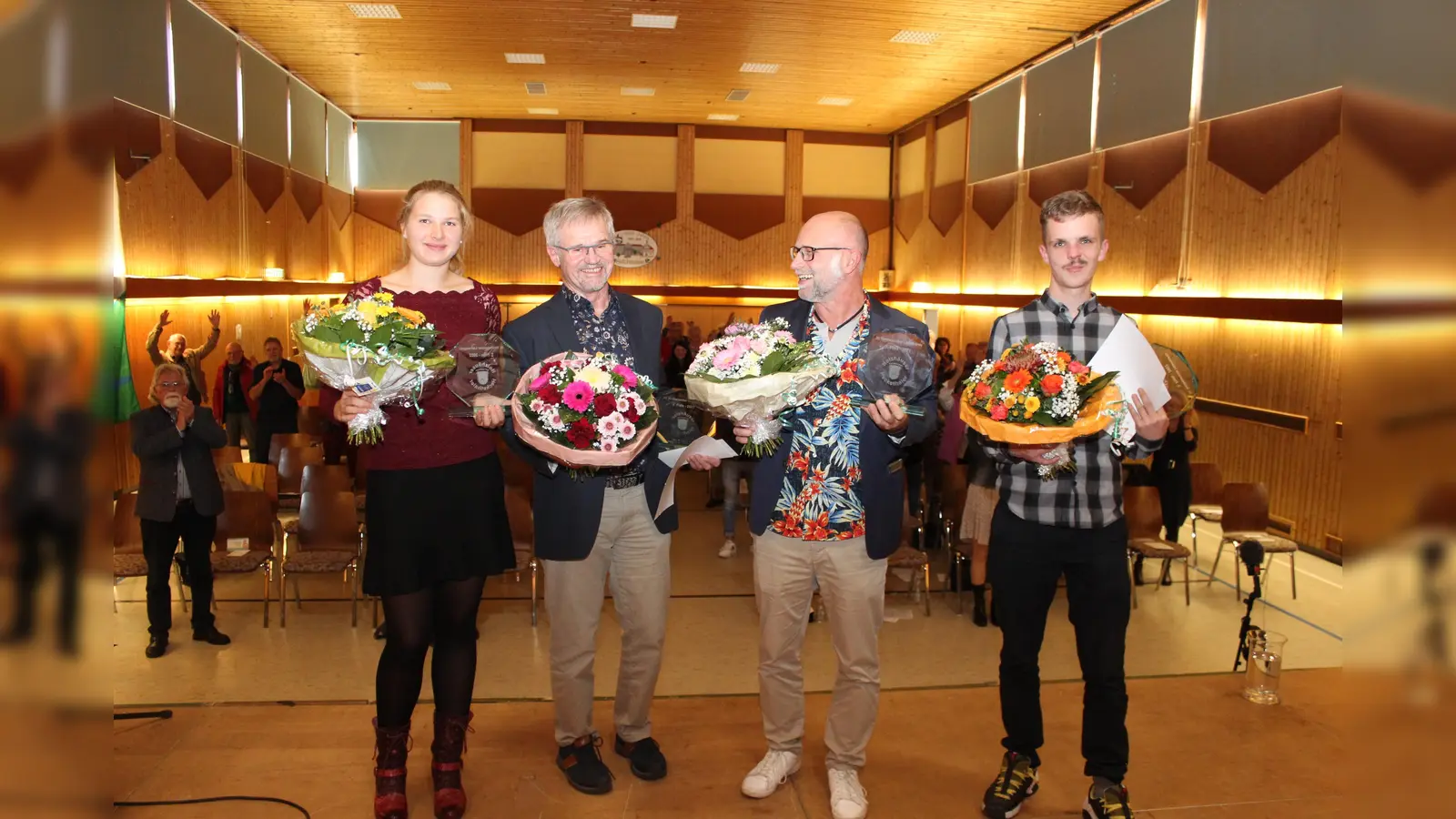 Sie siegten beim 20. Literaturwettbewerb Holzhäuser Heckethaler. (V.l.) Marika Christin Hack, Bernd Großmann, Jürgen de Bassmann und Jan Schauenburg. (Foto: Inge Seidenstücker)