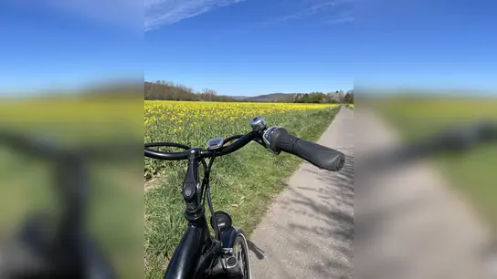 Der Weserradweg bietet sich als Kulisse bestens an. (Foto: privat)