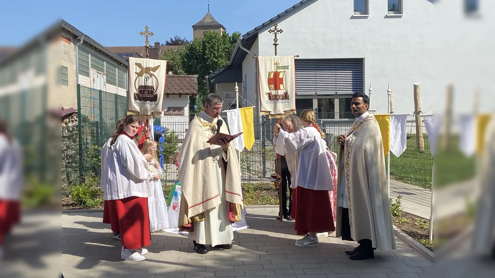 In jedem Sommer geht die St. Nikolaus-Pfarrgemeinde Natzungen die 1677 gelobte Prozession durch die Straßen des Dorfes. (Foto: privat)