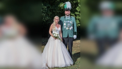 Das Scherfeder Königspaar und Stadtschützenkönigspaar Jens Winter und Gisela Rodewald (Foto: privat)