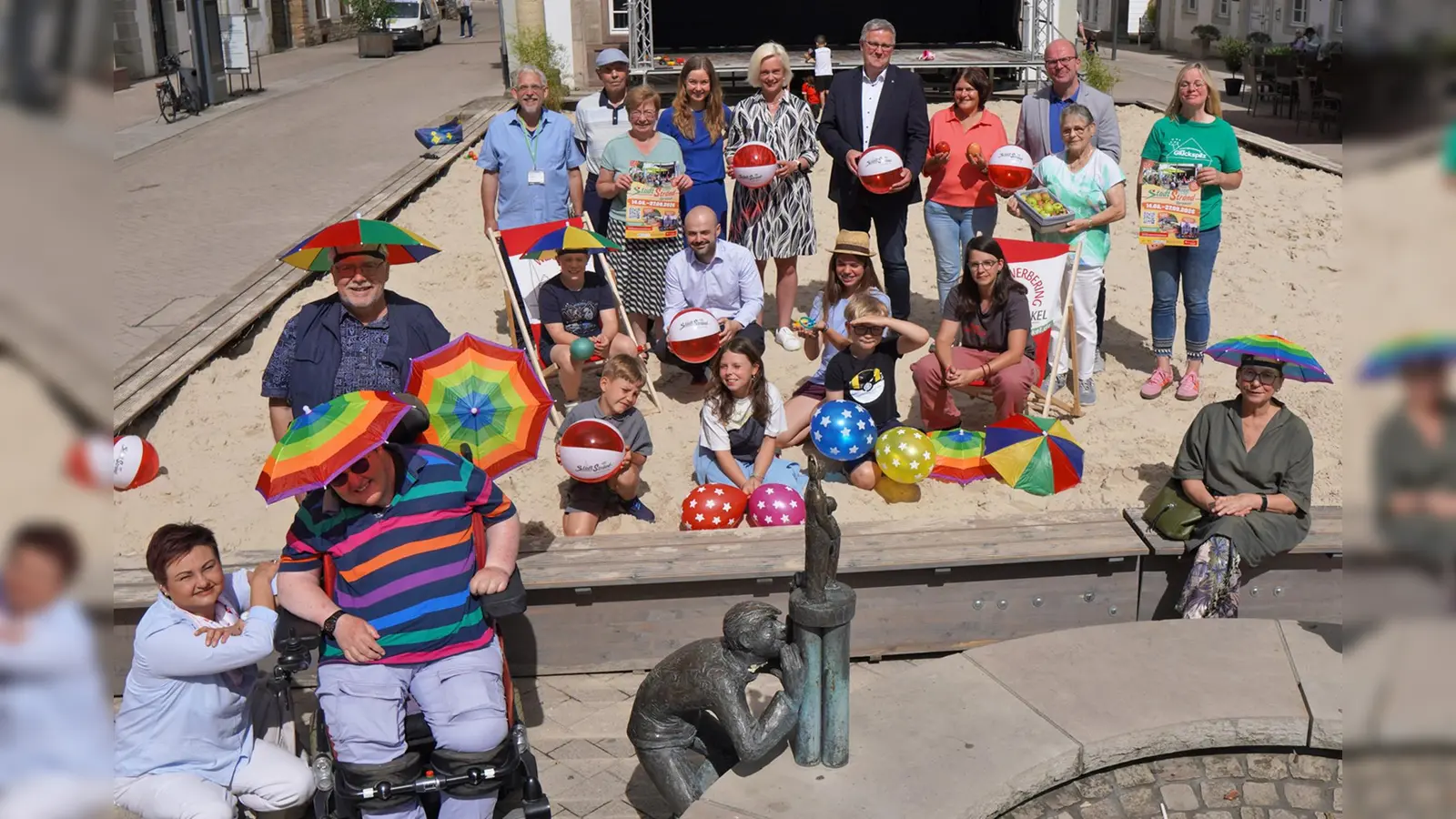 Die beteiligten Akteurinnen und Akteure laden herzlich an den Brakeler Stadtstrand ein. (Foto: Stadt Brakel)