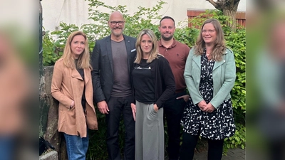 V.l.: Melanie Held (Zweite Vorsitzende), Sebastian Kübler (Erster Vorsitzender), Lisa Marie Langer (Beisitzerin), Kevin Schröder (Kassierer) und Alina Crois (Schriftführerin). (Foto: privat)