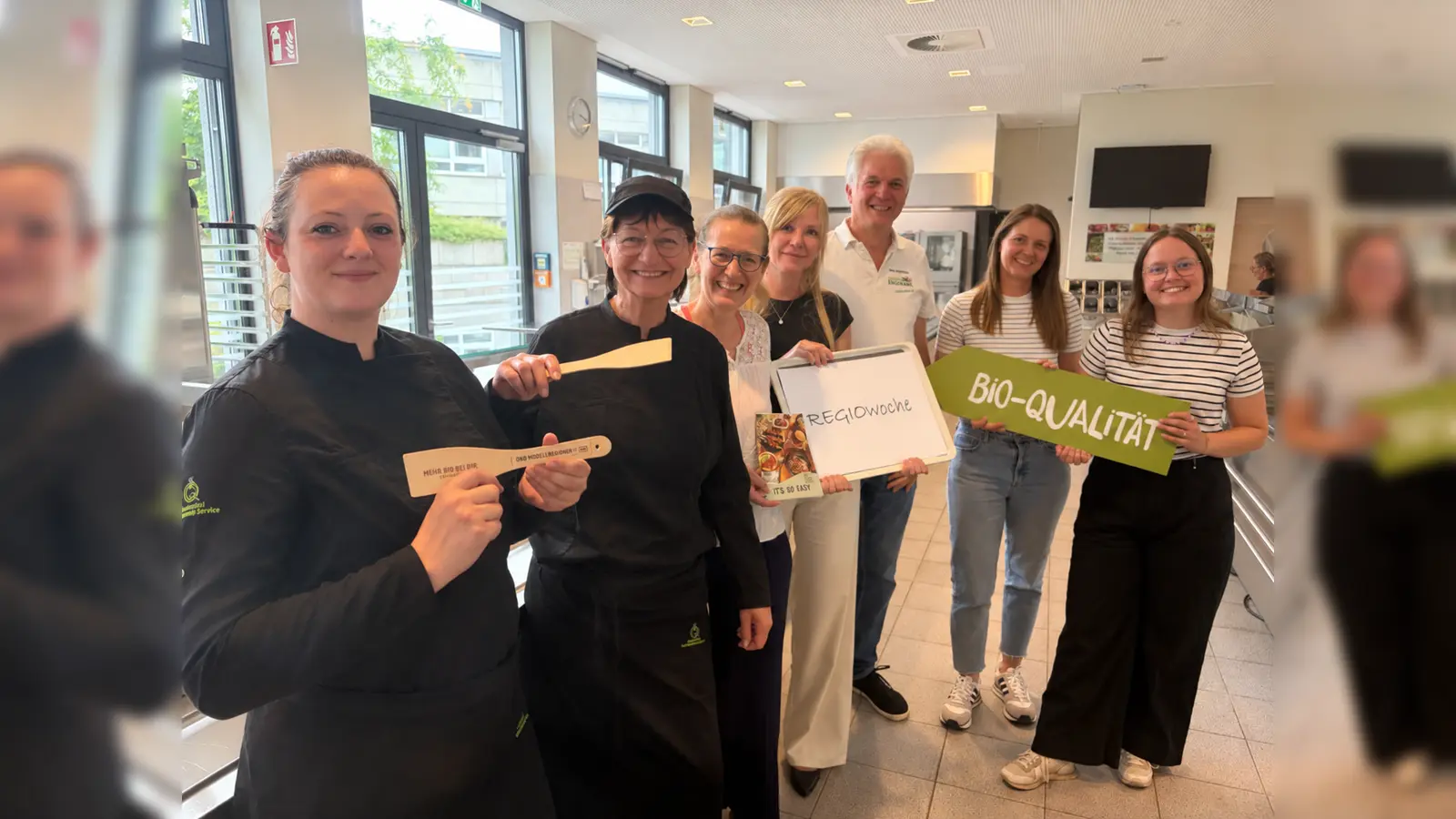V.l.: Anika Leo und Antje Lange von der Quellenhof Gastronomie GmbH, Camilla Pfaffhausen von der Happea Meat GmbH, Jennifer Rühl von der Vereinigte Volksbank eG, Brakel, Klaus Engemann vom Biolandhof Engemann, Laura Jäger von der Öko Modellregion Kreis Höxter, Pauline Krause vom Landesverband Regionalbewegung NRW e.V..  (Foto: Landesverband Regionalbewegung NRW e. V. )